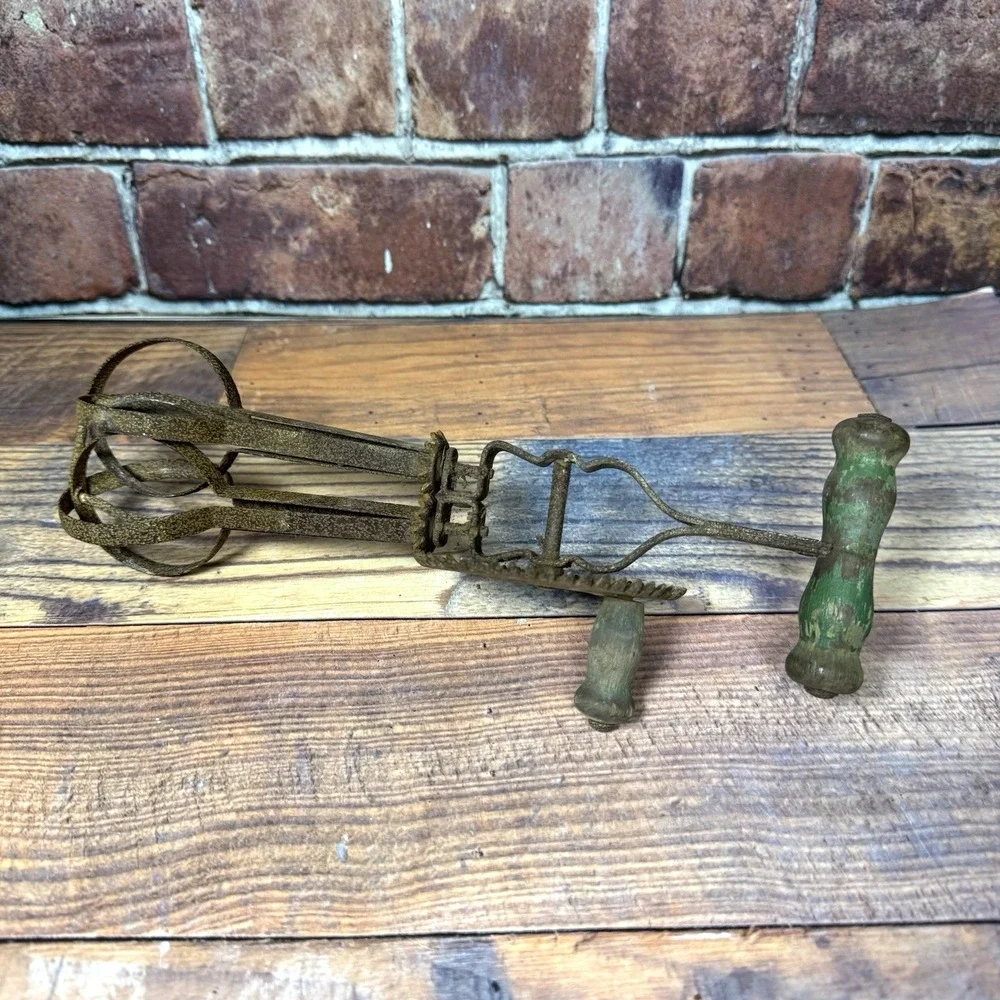 Antique Hand Mixer‎ Egg Beater USA Green Wood Handle Manual Kitchen Primitive